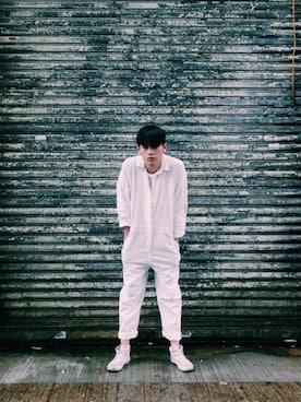 「MONKI（モンキ）のアイテム（カバーオール）」を使った、Yatho Wongさん（メンズ・175cm）の秋コーディネート