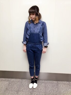 「デニムonデニム」｜「アイテム（オールインワン・サロペット）」を使った、こばやしきえさん（レディース・168cm）の春コーディネート