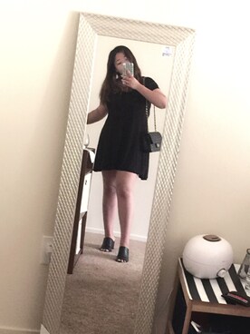 「URBAN OUTFITTERS（アーバンアウトフィッターズ）のアイテム（サンダル、ブラック系）」を使った、danicaさん（レディース・163cm）の夏コーディネート