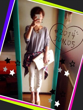 「YEVSのアイテム（Tシャツ/カットソー、グレー系）」を使った、tomoさん（レディース・152cm）の夏コーディネート