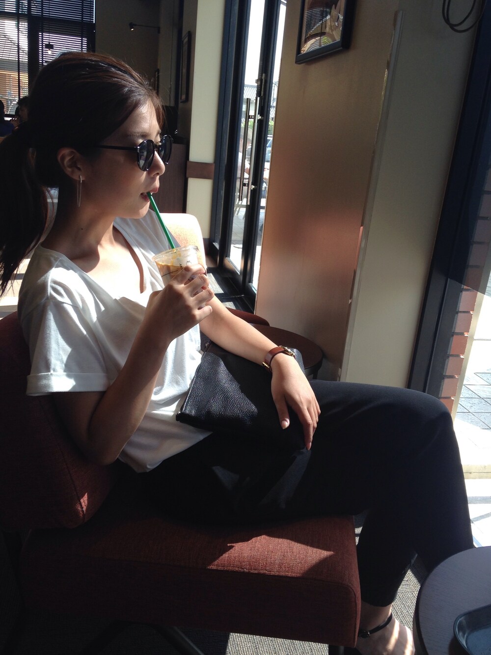「Marc by Marc Jacobsの(outlet)MARCI GOLD TAN STRAP（アナログ腕時計、ブラウン系）」を使った、えりこさん（レディース・160cm）の夏コーディネートの1枚目の写真