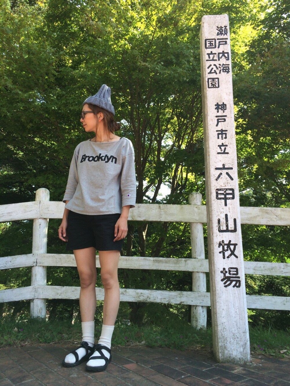 「スゥエット、ニット帽、めがね、WEARママ部」｜「Bshopの【CHACO(チャコ)】Z/1 Unaweep（サンダル、ブラック系）」を使った、Rintaronomamaさん（レディース・164cm）の秋コーディネートの1枚目の写真