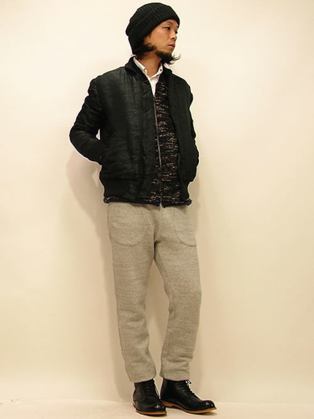 「 Curly、 PADRONE、THREE BLIND MICE 」｜「THREE BLIND MICEのジャガードタイガーカモMA-1（ミリタリージャケット、ブラック系）」を使った、セキさん（メンズ・180cm）の冬コーディネートの1枚目の写真