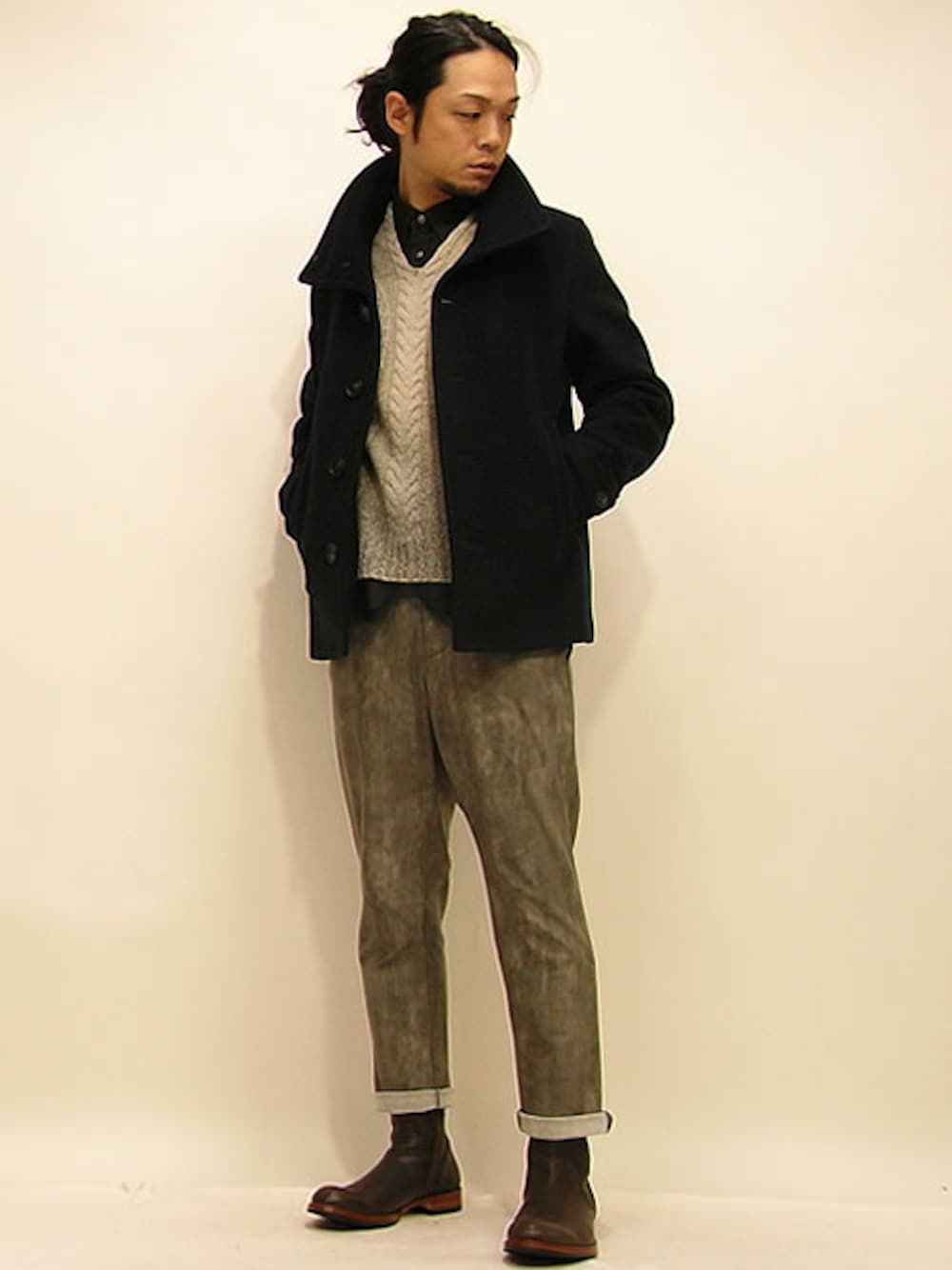 「THREE BLIND MICE 、 Bernabeu、 Palme dO'r」｜「THREE BLIND MICEのWクロスビーバーハイネックコート（ピーコート、ブルー系）」を使った、セキさん（メンズ・180cm）の冬コーディネートの1枚目の写真