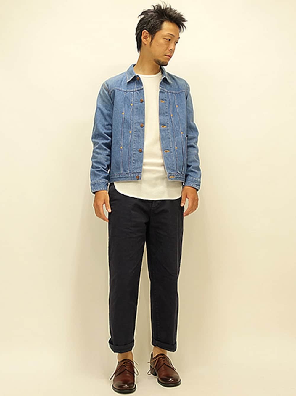 「 パドローネ、 チノパン、 デニムジャケット、 ビッグシルエット、ヒューミス、 Gジャン、エンハーモニックタヴァーン、 加工デニム、 サーマル、ロング丈カットソー」｜「HUMISの音符風クラシカルジャンパー（デニムジャケット、ブルー系）」を使った、セキさん（メンズ・180cm）の夏コーディネートの1枚目の写真