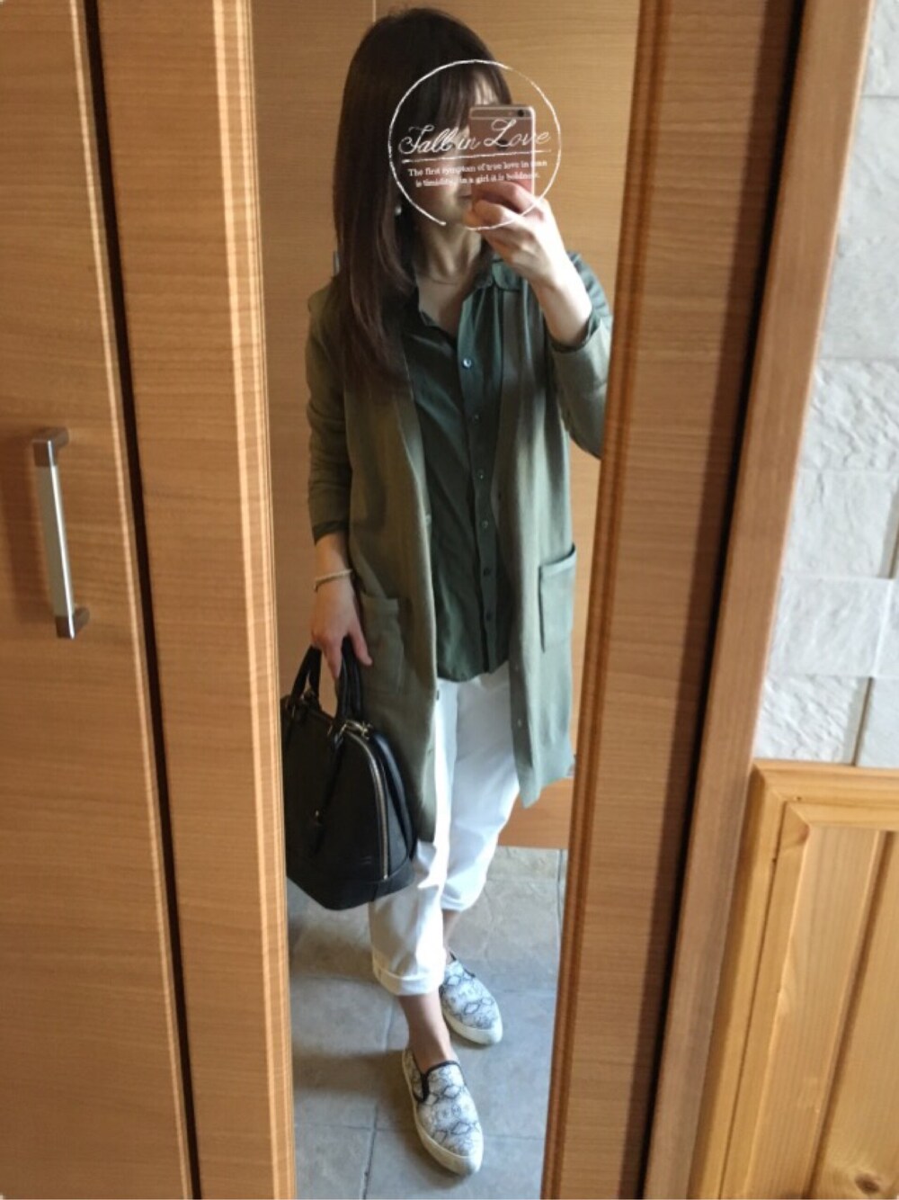「UNIQLOのアイテム（カーディガン/ボレロ、グリーン系）」を使った、mayさん（レディース・157cm）の春コーディネートの1枚目の写真