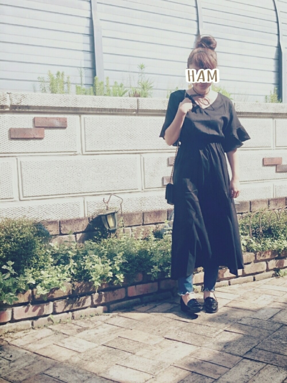 「夏、オトナカジュアル、シンプル、ootd、ラクチンコーデ、プチプラ、シャネル、chanel、ローファー、カットオフデニム」｜「GUのアイテム（デニムパンツ、ブルー系）」を使った、HAM-NICOさん（レディース・154cm）の夏コーディネートの1枚目の写真