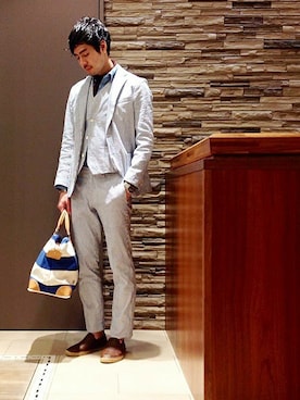 「アイテム（ボストンバッグ、ブルー系）」を使った、中川さん（メンズ・178cm）の春コーディネート