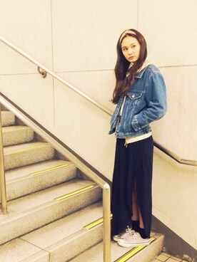 「コンバース ローカット スニーカー（スニーカー、パープル系）」を使った、秦麻里子さん（レディース・170cm）の秋コーディネート