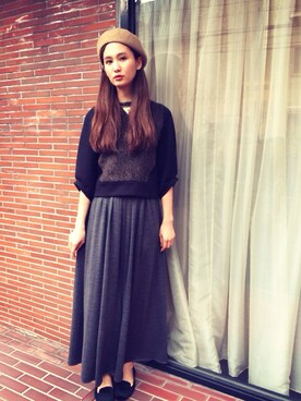 「Sonoトップス（スウェット、ブラック系）」を使った、秦麻里子さん（レディース・170cm）の冬コーディネート