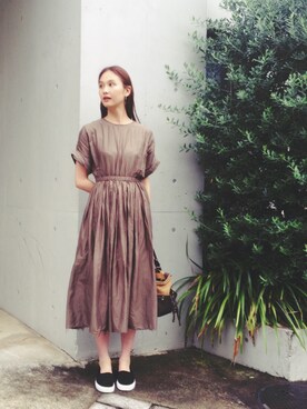 「BLACK CRANE（ブラッククレーン）のアイテム」を使った、秦麻里子さん（レディース・170cm）の夏コーディネート