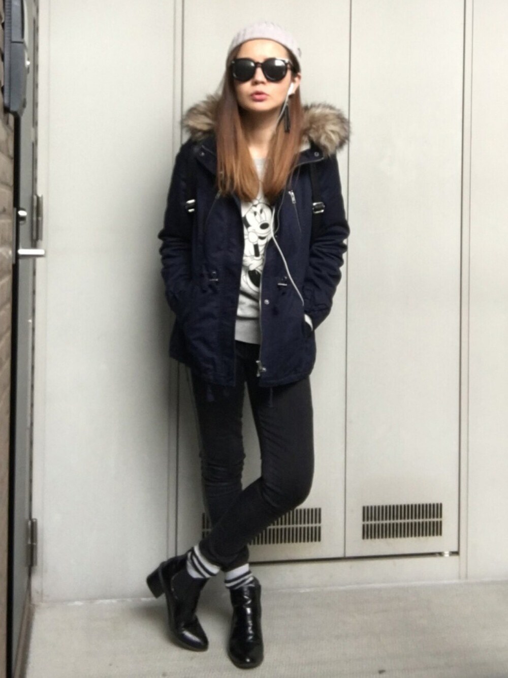「カジュアル、ママコーデ、ラインソックス、スウェット、プチプラ、バックパック、GU、UNIQLO、H&M、FOREVER 21」｜「H&Mのアイテム（モッズコート、ブルー系）」を使った、YUKA.さん（レディース・165cm）の冬コーディネートの1枚目の写真