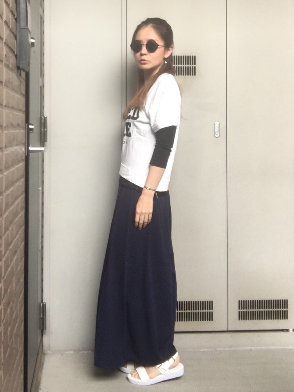 「カジュアル、オトナカジュアル、スカンツ、パンツスタイル、GU、moussy、スポーツミックス、ネイビー×ホワイト」｜「GUのアイテム（パンツ、ブルー系）」を使った、YUKA.さん（レディース・165cm）の夏コーディネートの1枚目の写真
