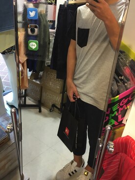 「しまむら（シマムラ）のアイテム（チノパンツ）」を使った、スケさん＊さん（メンズ・172cm）の夏コーディネート