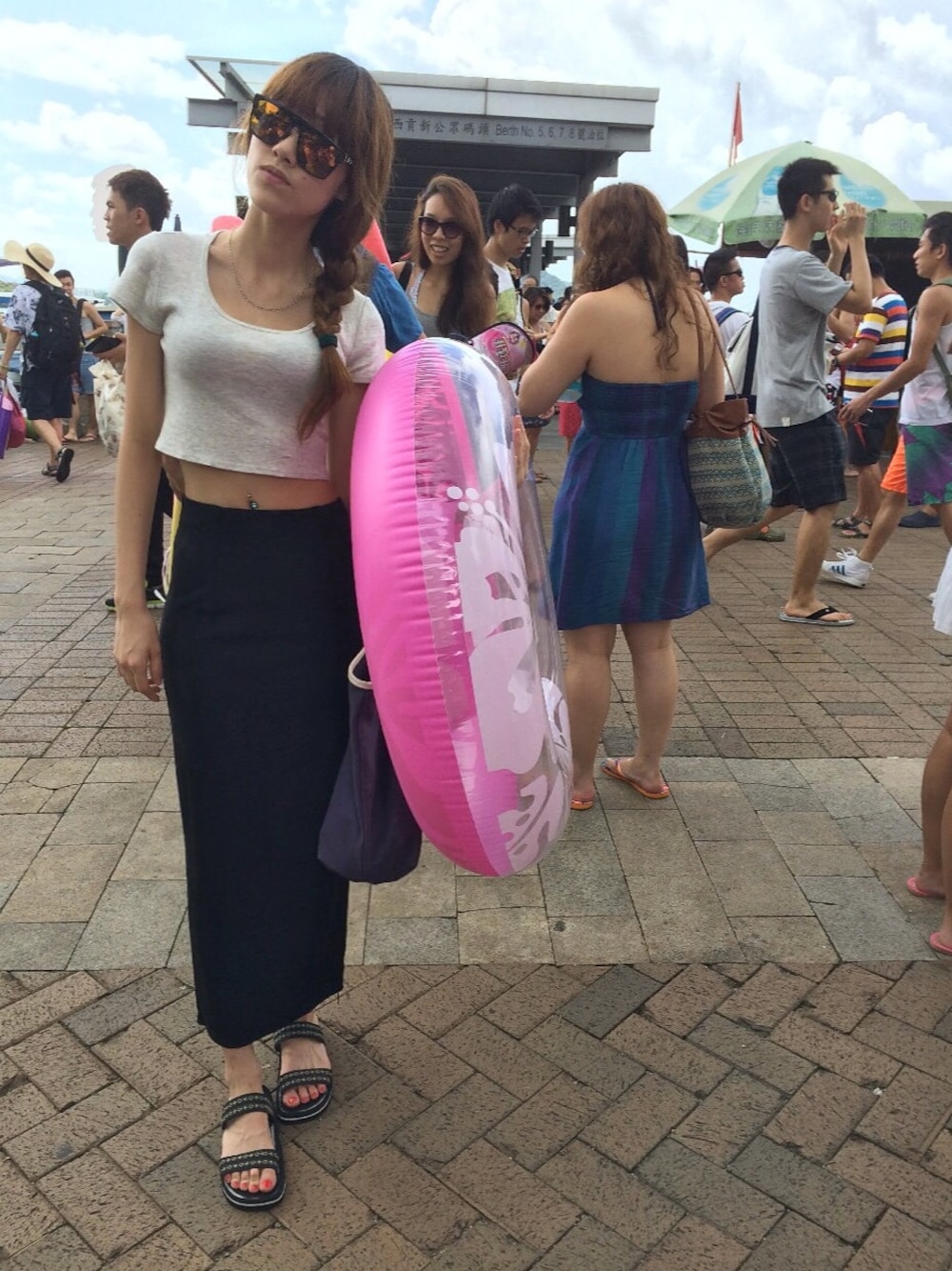 「summer、boat trip」｜「TOPSHOPのCROP TEE（Tシャツ/カットソー、グレー系）」を使った、jnfさん（レディース・170cm）の夏コーディネートの1枚目の写真