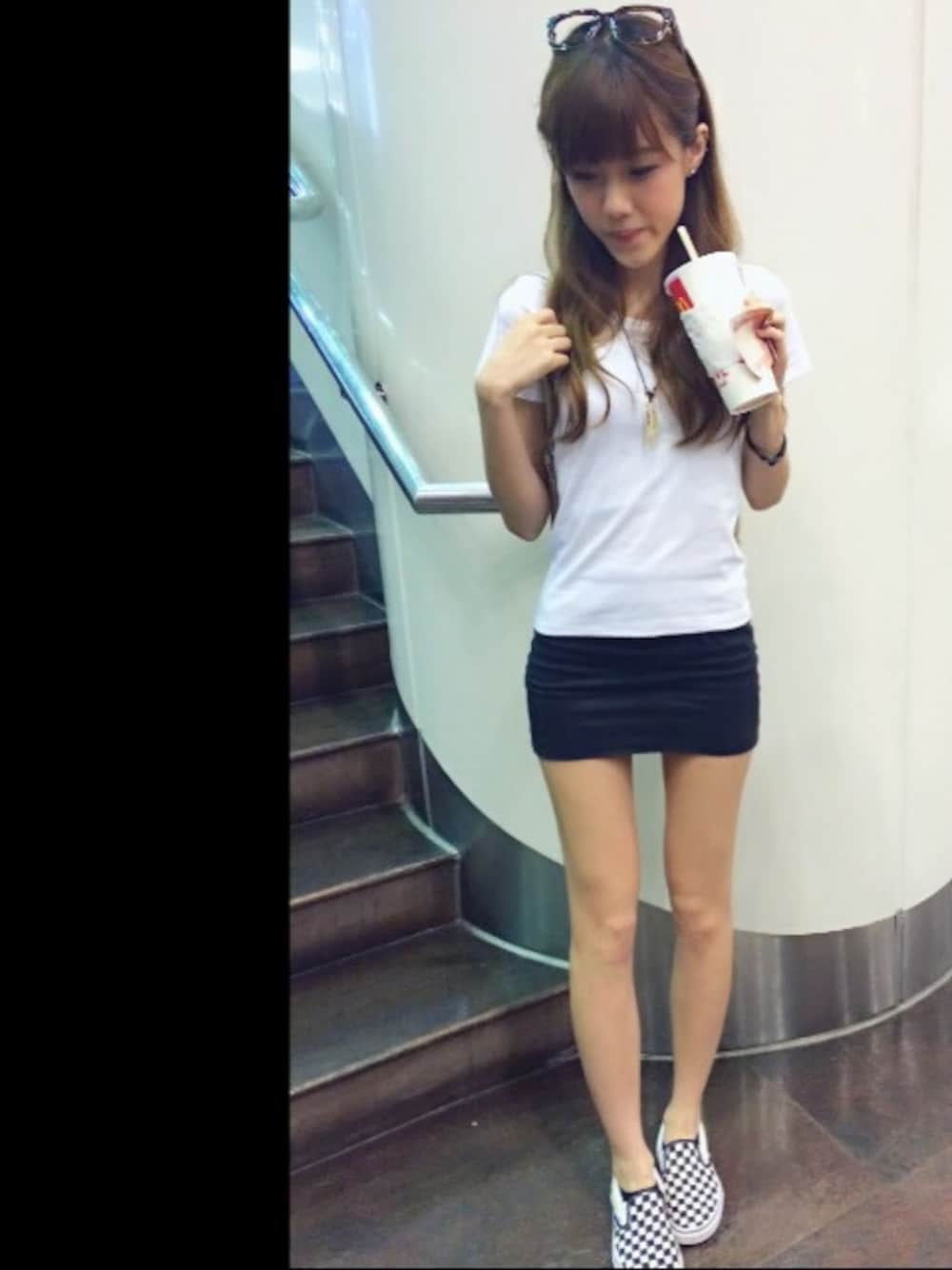 「casual、UNIQLO、white、black and white、Hong Kong、summer」｜「UNIQLOのアイテム（Tシャツ/カットソー、ホワイト系）」を使った、jnfさん（レディース・170cm）の夏コーディネートの1枚目の写真