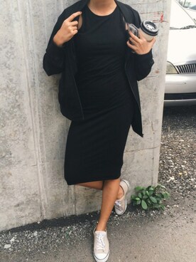 「zaloramy」｜「アイテム（スニーカー）」を使った、Chrislyn Pereiraさん（レディース・158cm）の春コーディネート
