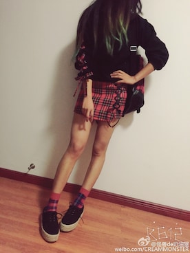 「アイテム（デニムスカート、レッド系）」を使った、-秋本颐大人-さん（レディース・170cm）の秋コーディネート