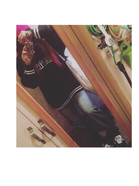 「SiX PACK STOREのアイテム（パーカー、ブラック系）」を使った、ひ みさん（レディース・160cm）の冬コーディネート