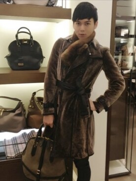 「BURBERRY（バーバリー）のアイテム（トレンチコート、ブラウン系）」を使った、陳奇さん（メンズ・170cm）の夏コーディネート