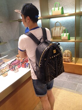 「A&F（エーアンドエフ）のアイテム（Tシャツ/カットソー、ホワイト系）」を使った、陳奇さん（メンズ・170cm）の夏コーディネート