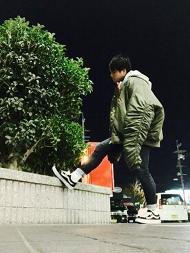 「VETEMENTS（ヴェトモン）のアイテム（ミリタリージャケット、グリーン系）」を使った、S,hunさん（メンズ・170cm）の冬コーディネート