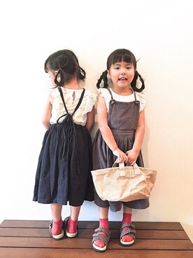 「エプロンワンピース」｜「アイテム（オールインワン・サロペット）」を使った、riri×nanaさん（キッズ・100cm）の秋コーディネート