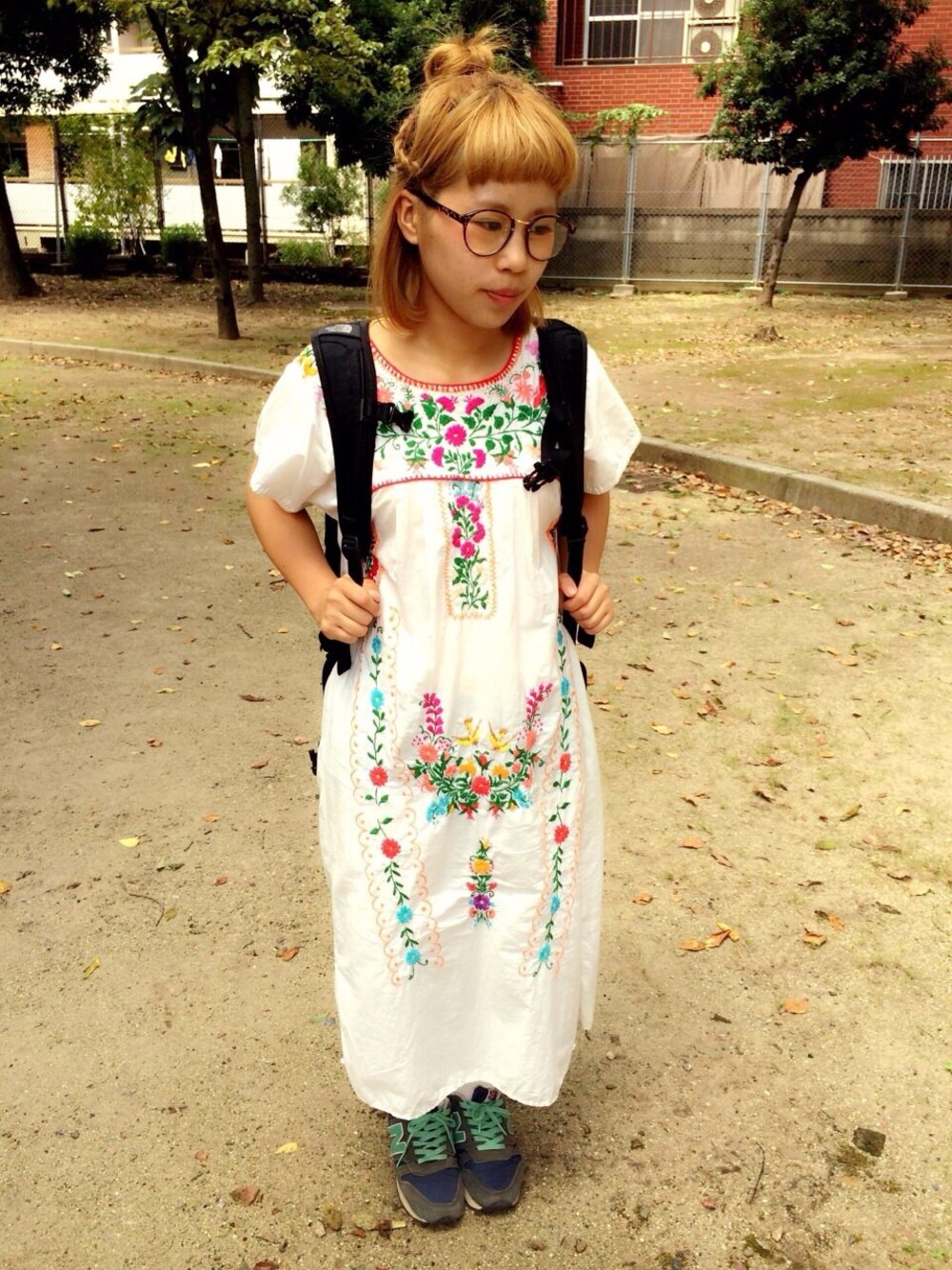 「刺繍ワンピース、大須、古着、バックパック、ノースフェイス」｜「usedのアイテム（ワンピース、ホワイト系）」を使った、s a o c h a n ⑅◡̈*さん（レディース・150cm）の夏コーディネートの1枚目の写真