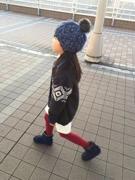 「OSHKOSH（オシュコシュ）のアイテム（カーディガン/ボレロ）」を使った、yoyoさん（キッズ・120cm）の冬コーディネート