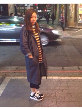 「wisdom（ウィズダム）のアイテム（ピーコート、ブルー系）」を使った、楊以珩 Zoey Yangさん（レディース・163cm）の春コーディネート