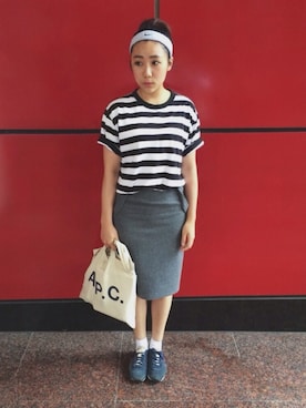 「A.P.C.（アーペーセー）のアイテム（クラッチバッグ、ベージュ系）」を使った、楊以珩 Zoey Yangさん（レディース・163cm）の春コーディネート