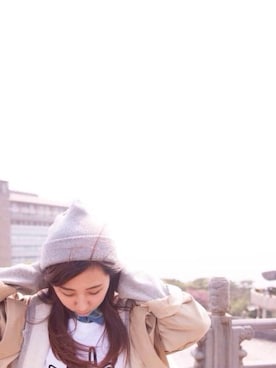 「EMODA（エモダ）のアイテム（シャツ/ブラウス、ブルー系）」を使った、楊以珩 Zoey Yangさん（レディース・163cm）の春コーディネート