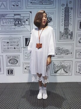 「Dr. Martens（ドクターマーチン）のアイテム（ブーツ、ホワイト系）」を使った、楊以珩 Zoey Yangさん（レディース・163cm）の夏コーディネート