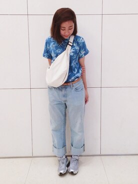 「NIKE（ナイキ）のアイテム（スニーカー、グレー系）」を使った、楊以珩 Zoey Yangさん（レディース・163cm）の夏コーディネート