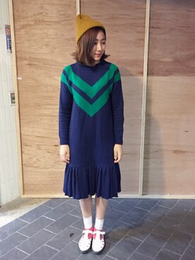 「Dr. Martens（ドクターマーチン）のアイテム（その他シューズ、ホワイト系）」を使った、楊以珩 Zoey Yangさん（レディース・163cm）の秋コーディネート