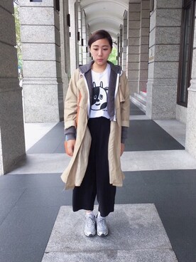 「NIKE（ナイキ）のアイテム（スニーカー、グレー系）」を使った、楊以珩 Zoey Yangさん（レディース・163cm）の秋コーディネート