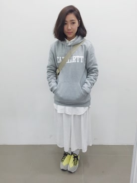 「Nike foot scape（その他シューズ、イエロー系）」を使った、楊以珩 Zoey Yangさん（レディース・163cm）の冬コーディネート