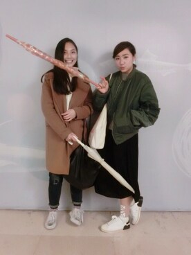 「FRAPBOIS（フラボア）のアイテム（スニーカー、ホワイト系）」を使った、楊以珩 Zoey Yangさん（レディース・163cm）の冬コーディネート