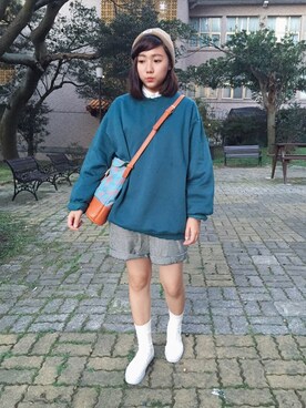 「VANS（バンズ）のアイテム（モカシン/デッキシューズ、ホワイト系）」を使った、楊以珩 Zoey Yangさん（レディース・163cm）の冬コーディネート