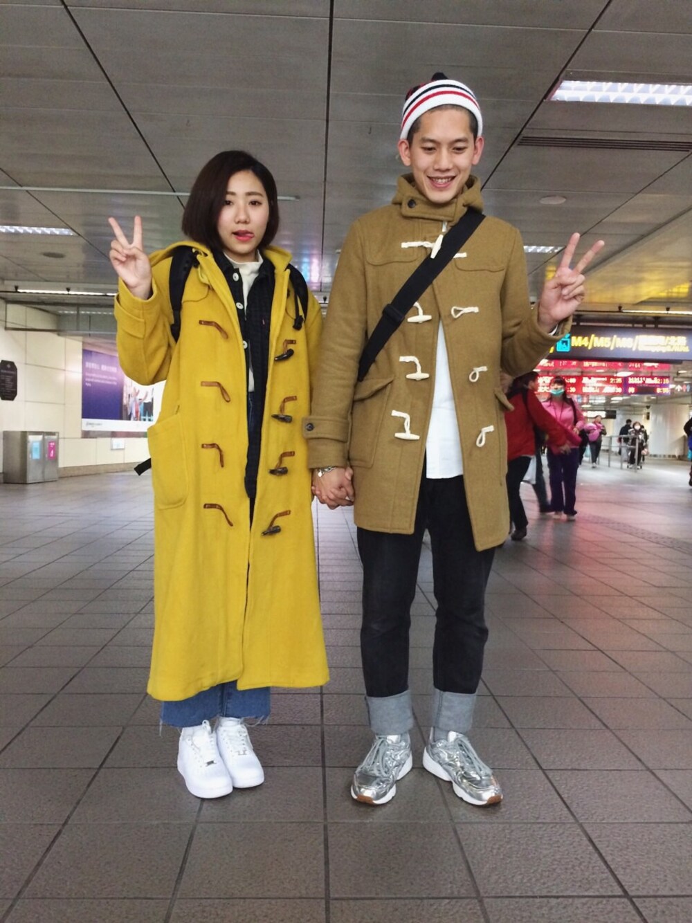 「OTD展、ootd、couple、TAIPEI」｜「NIKEのNIKE AIR FORCE 1 LOW GS（スニーカー、ホワイト系）」を使った、楊以珩 Zoey Yangさん（レディース・163cm）の冬コーディネートの1枚目の写真
