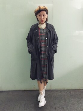 「NIKE（ナイキ）のNIKE AIR FORCE 1 LOW GS（スニーカー、ホワイト系）」を使った、楊以珩 Zoey Yangさん（レディース・163cm）の春コーディネート