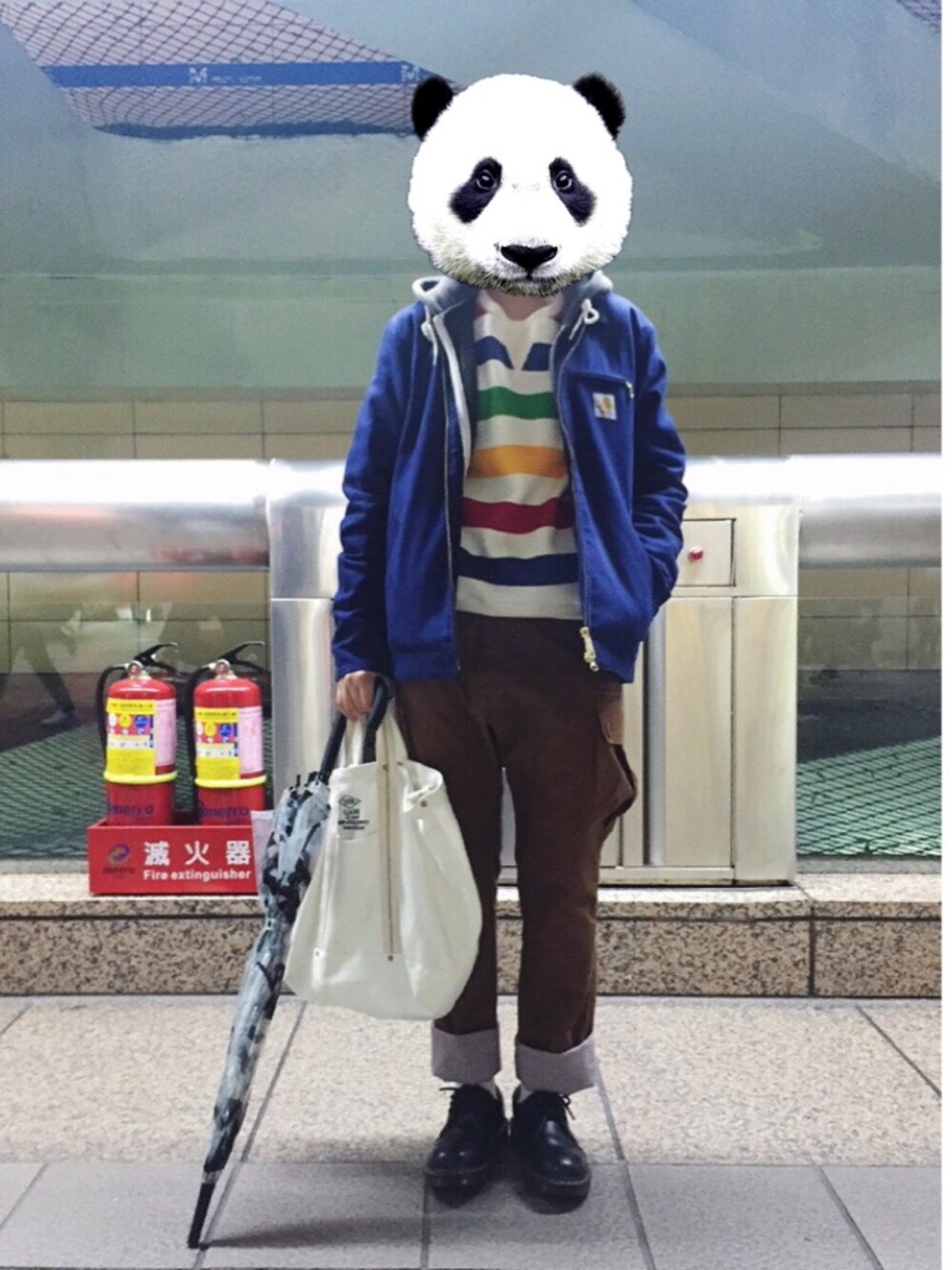 「MUJI、carhartt、Carhartt WIP(Carhartt WIP)、Dr.Martens、vintage、ootd」｜「Dr. Martensのdr.martens 1461（その他シューズ、ブラック系）」を使った、楊以珩 Zoey Yangさん（レディース・163cm）の春コーディネートの1枚目の写真