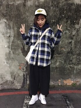 「NIKE（ナイキ）のアイテム（キャップ、ホワイト系）」を使った、楊以珩 Zoey Yangさん（レディース・163cm）の春コーディネート