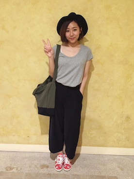 「adidas Originals（アディダスオリジナルス）のアイテム（スニーカー、レッド系）」を使った、楊以珩 Zoey Yangさん（レディース・163cm）の春コーディネート