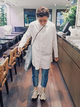 「NEW BALANCE（ニューバランス）のアイテム（スニーカー、ベージュ系）」を使った、楊以珩 Zoey Yangさん（レディース・163cm）の春コーディネート