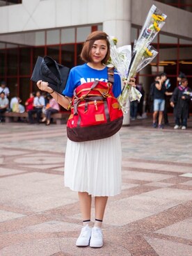 「NIKE（ナイキ）のNIKE AIR FORCE 1 LOW GS（スニーカー、ホワイト系）」を使った、楊以珩 Zoey Yangさん（レディース・163cm）の夏コーディネート