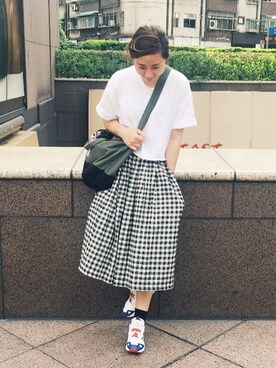 「the POOL aoyama（ザプールアオヤマ）のアイテム（ショルダーバッグ、グリーン系）」を使った、楊以珩 Zoey Yangさん（レディース・163cm）の夏コーディネート