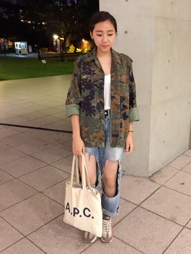「NIKE（ナイキ）のアイテム（スニーカー、その他）」を使った、楊以珩 Zoey Yangさん（レディース・163cm）の秋コーディネート