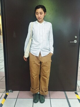 「Carhartt WIP（カーハートダブリューアイピー）のアイテム（チノパンツ、ブラウン系）」を使った、楊以珩 Zoey Yangさん（レディース・163cm）の秋コーディネート