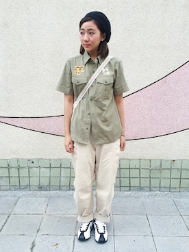 「HOUSTON（ヒューストン）の刺繍ミリタリー半袖シャツ/EMBROIDERY MILITARY SHORT SLEEVE SHIRTS（シャツ/ブラウス、グリーン系）」を使った、楊以珩 Zoey Yangさん（レディース・163cm）の秋コーディネート
